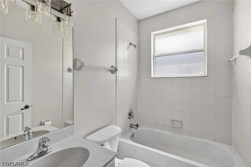 4270 Avian Avenue Fort Myers FL 33916