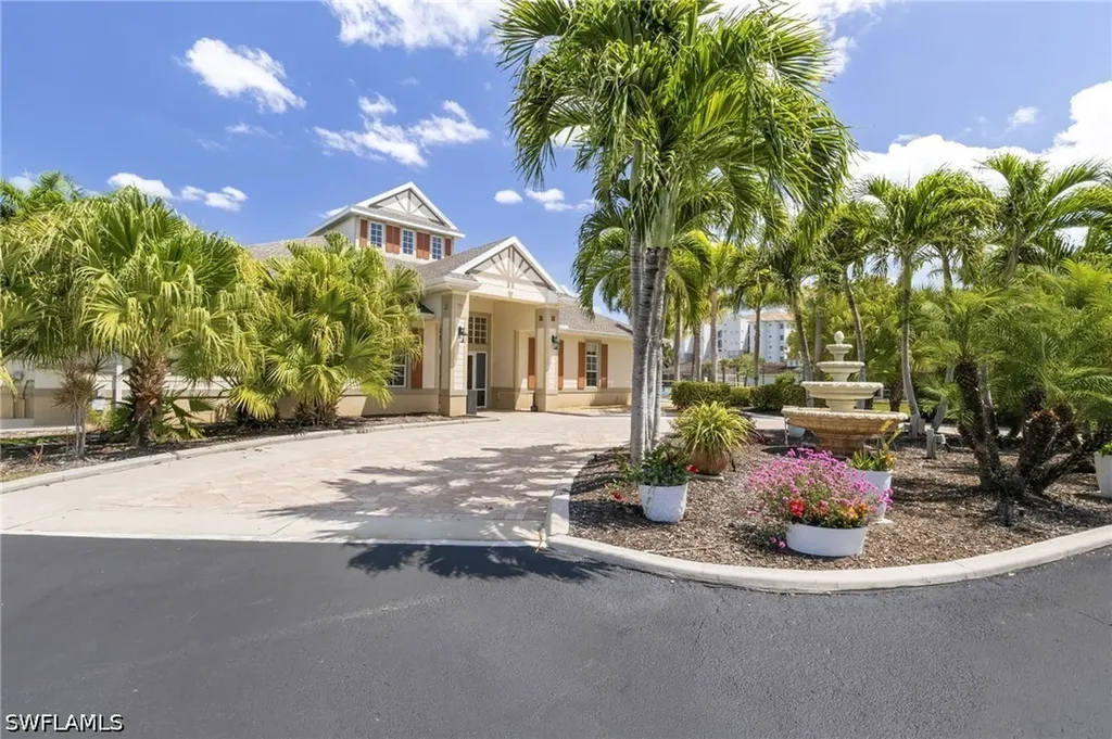4270 Avian Avenue Fort Myers FL 33916