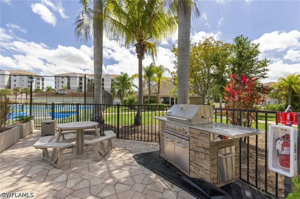 4270 Avian Avenue Fort Myers FL 33916
