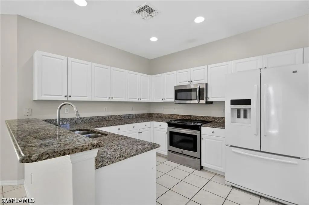 4270 Avian Avenue Fort Myers FL 33916