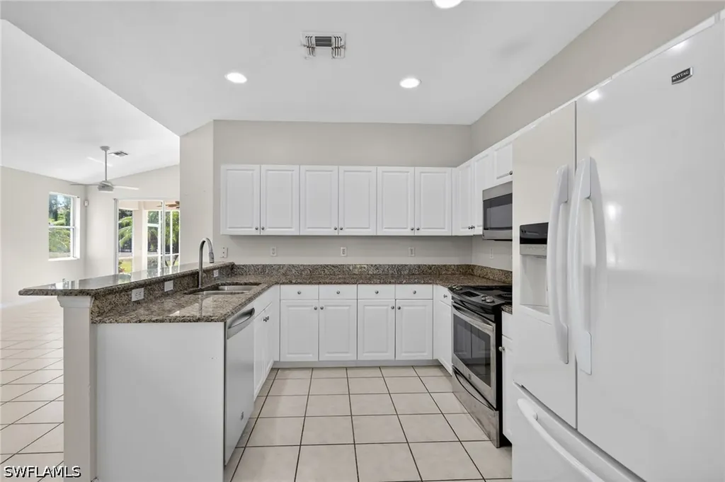 4270 Avian Avenue Fort Myers FL 33916