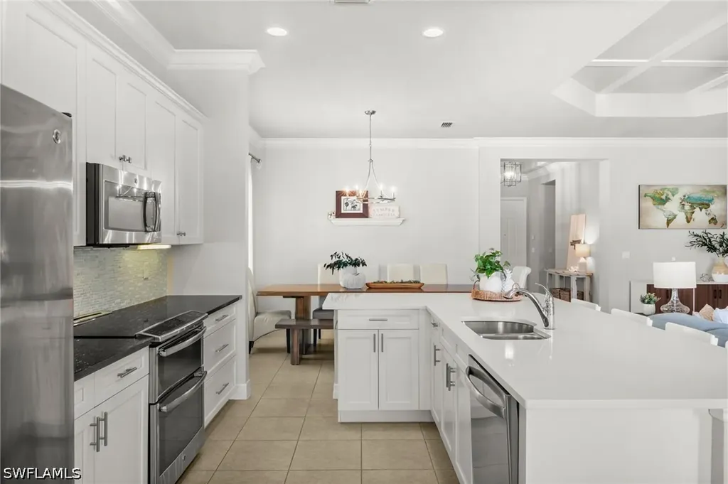 3454 Pacific Drive Naples FL 34119