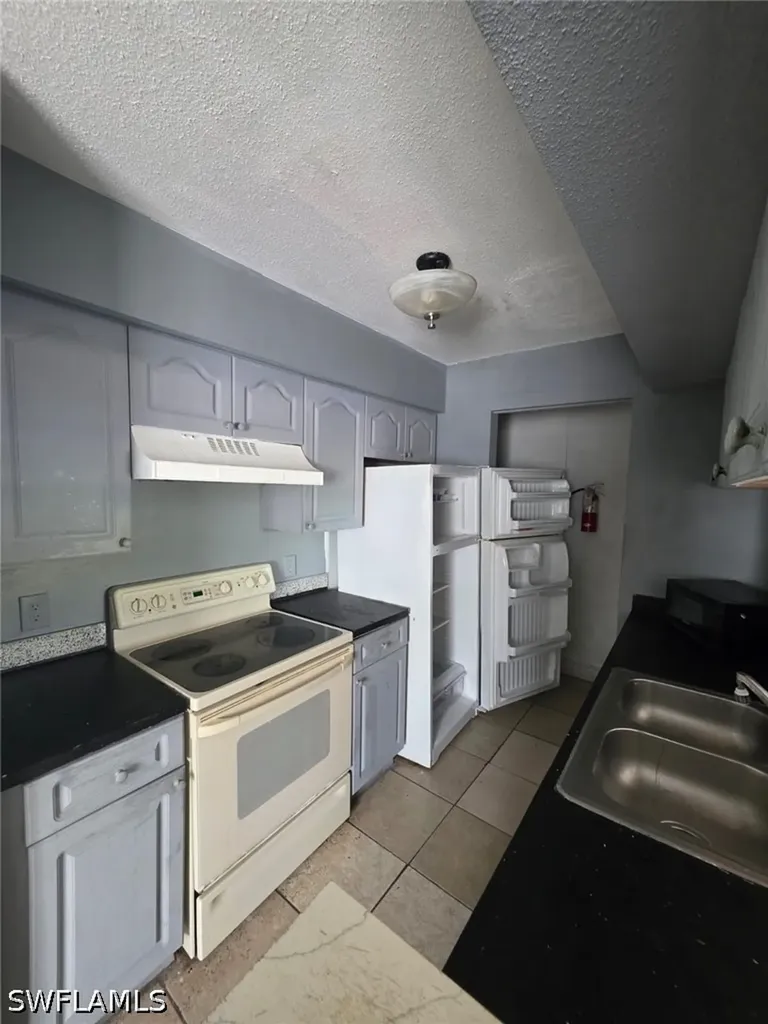 2835 Winkler Avenue Fort Myers FL 33916