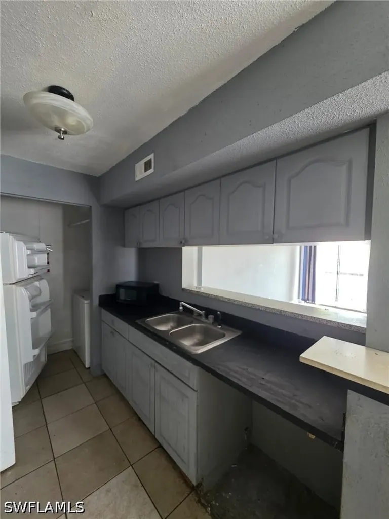 2835 Winkler Avenue Fort Myers FL 33916