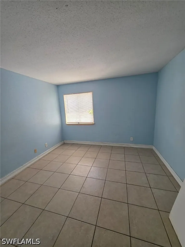 2835 Winkler Avenue Fort Myers FL 33916