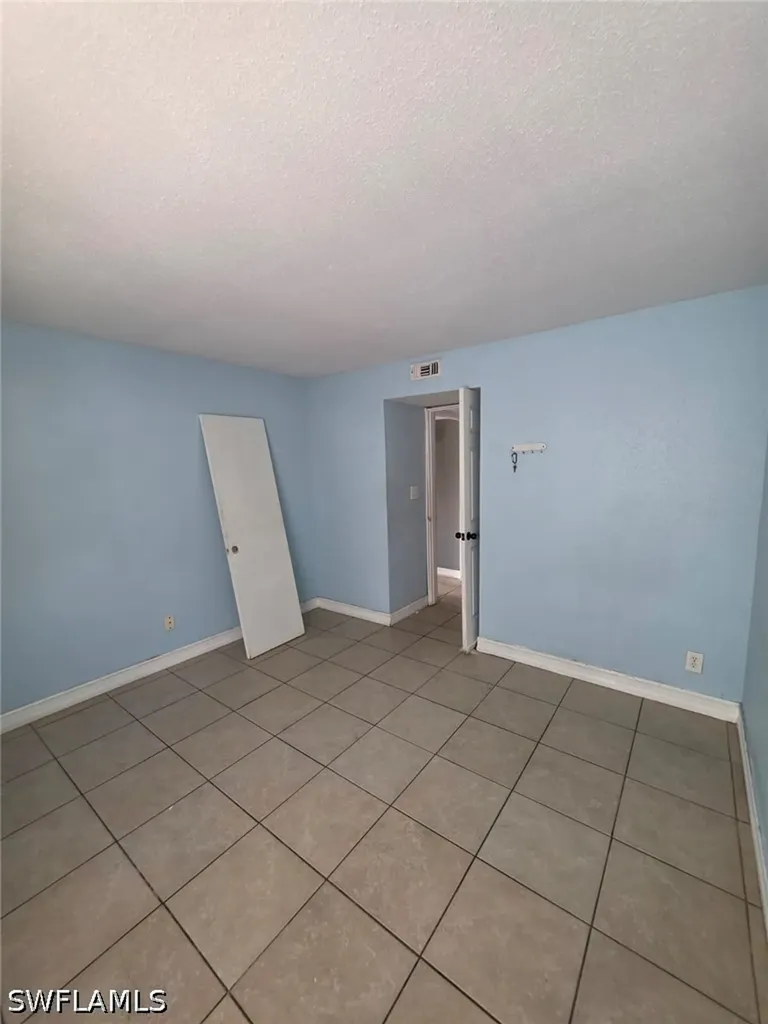 2835 Winkler Avenue Fort Myers FL 33916