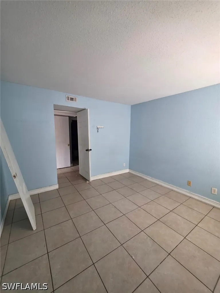 2835 Winkler Avenue Fort Myers FL 33916