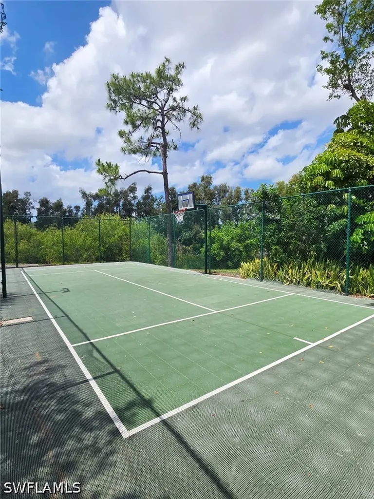 2835 Winkler Avenue Fort Myers FL 33916