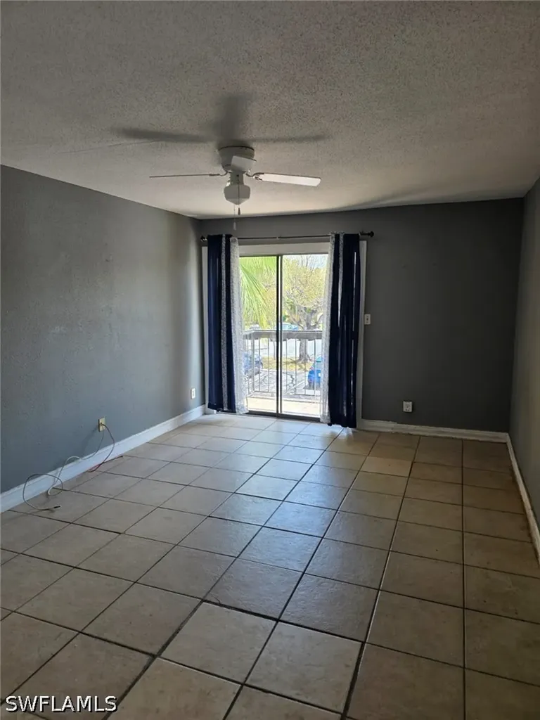 2835 Winkler Avenue Fort Myers FL 33916