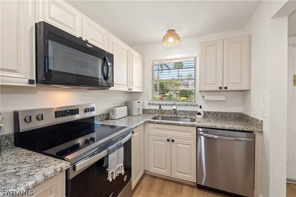 501 Forest Lakes Boulevard Naples FL 34105