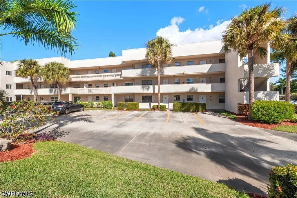 501 Forest Lakes Boulevard Naples FL 34105