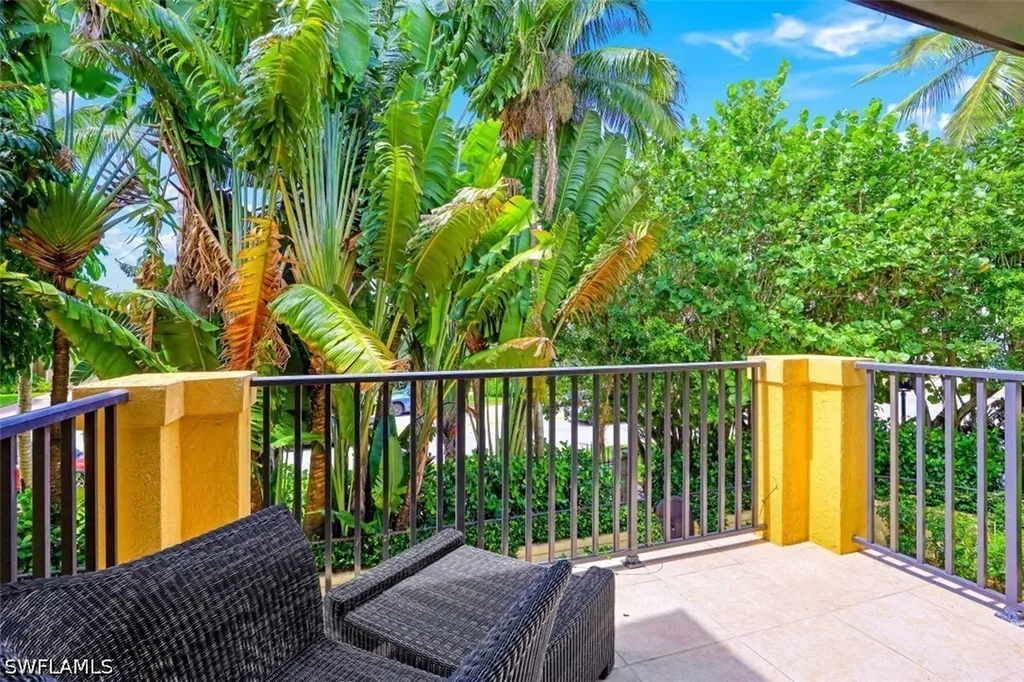 270 5th Avenue S Naples FL 34102