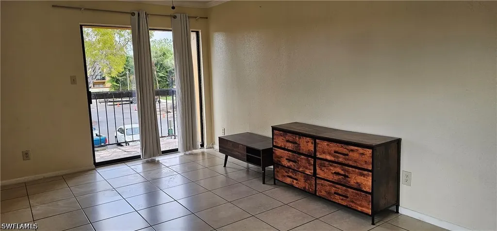 2865 Winkler Avenue Fort Myers FL 33916