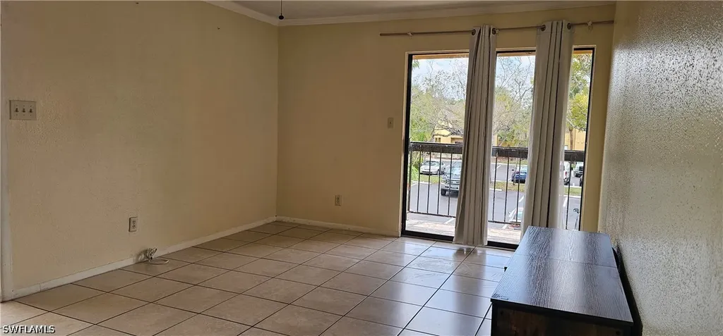 2865 Winkler Avenue Fort Myers FL 33916