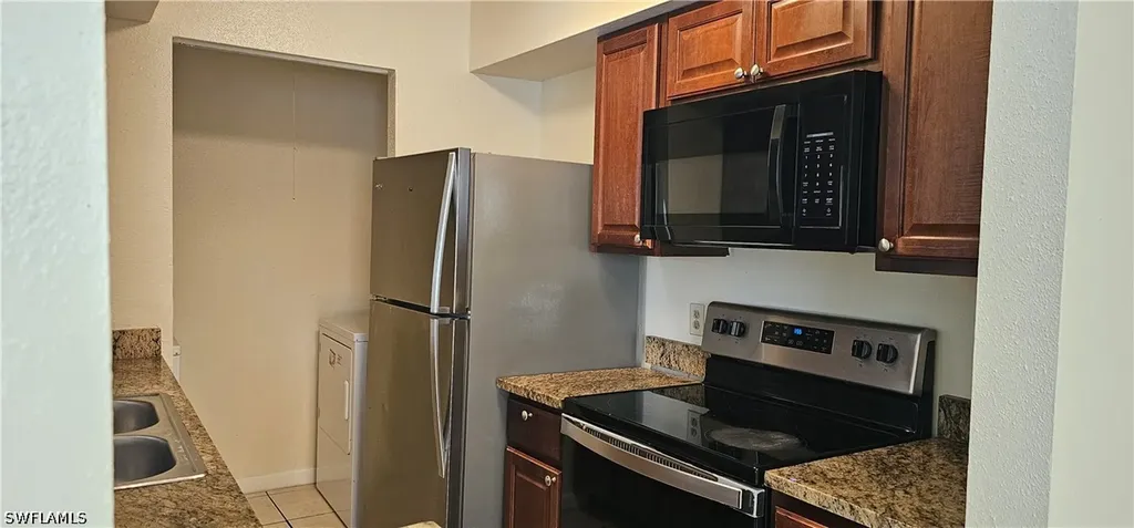 2865 Winkler Avenue Fort Myers FL 33916