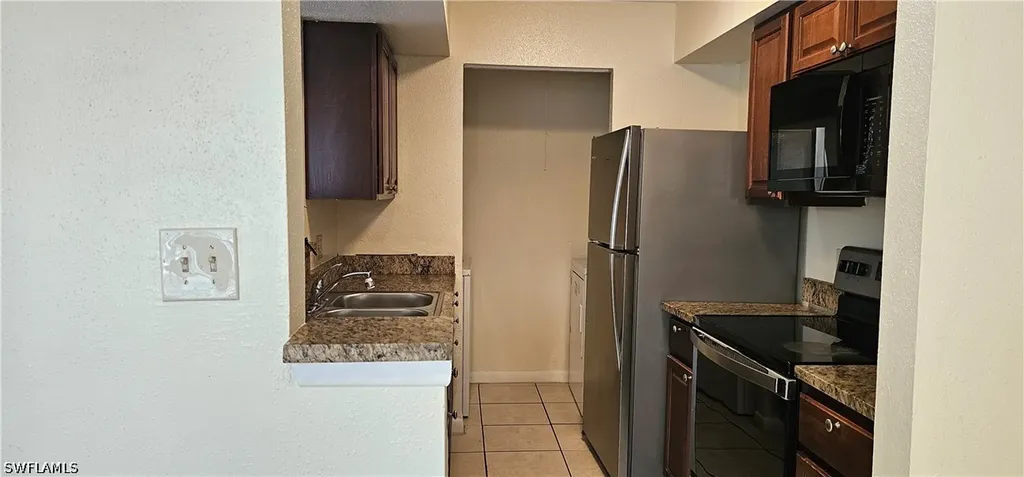 2865 Winkler Avenue Fort Myers FL 33916