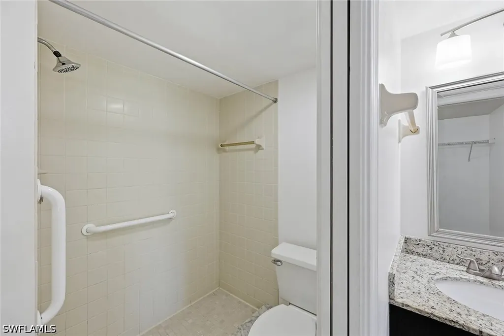 1231 Commonwealth Circle Naples FL 34116