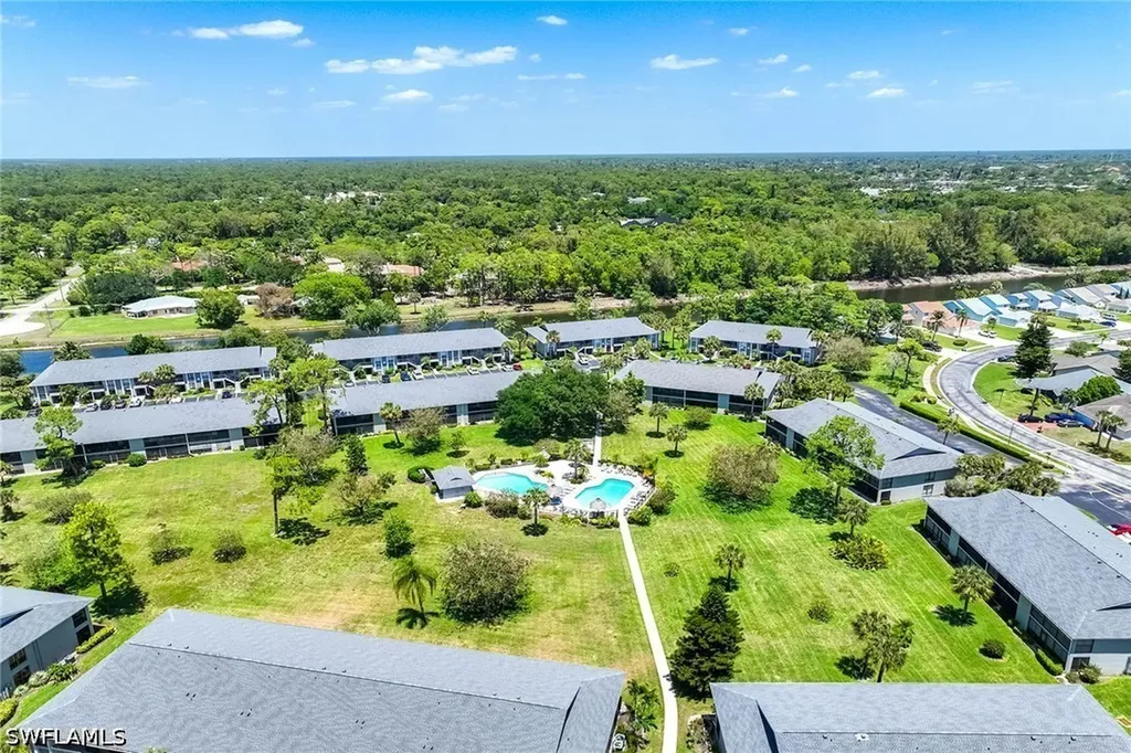 1231 Commonwealth Circle Naples FL 34116