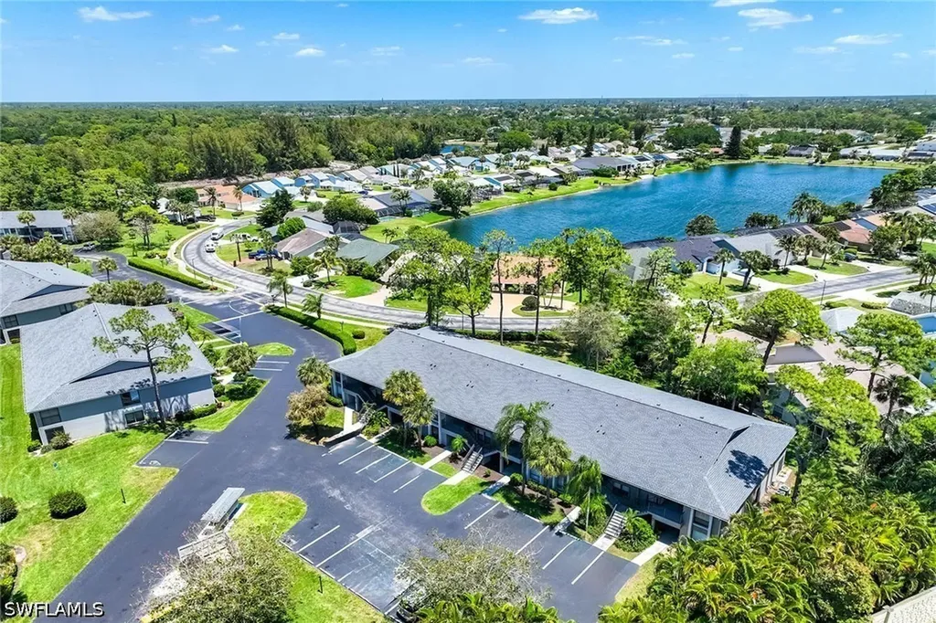 1231 Commonwealth Circle Naples FL 34116
