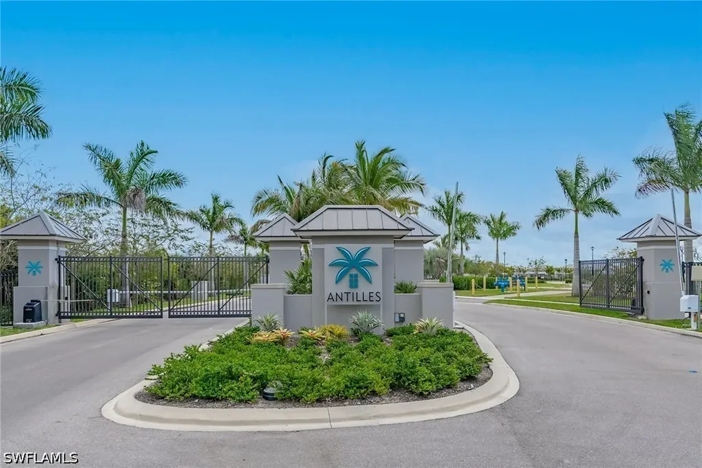 268 Indies Drive E Naples FL 34114