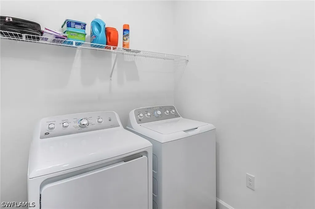20210 Kingmont Drive Estero FL 33913