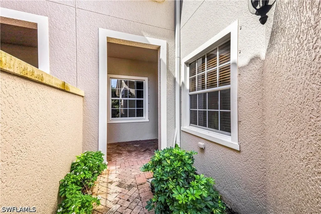 9142 Cherry Oaks Lane Naples FL 34114