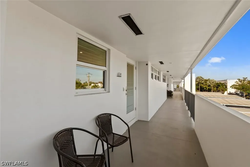 618 Broad Avenue S Naples FL 34102