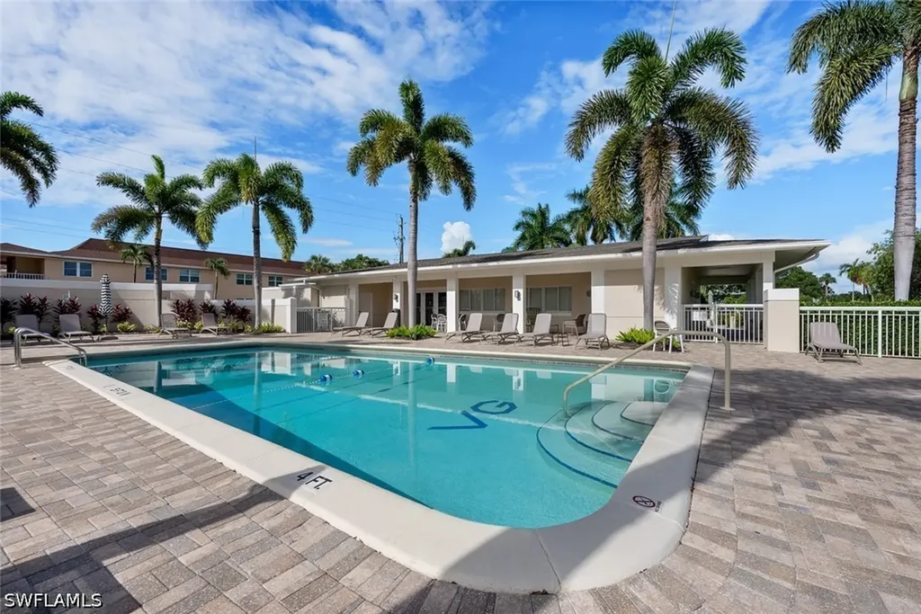 618 Broad Avenue S Naples FL 34102