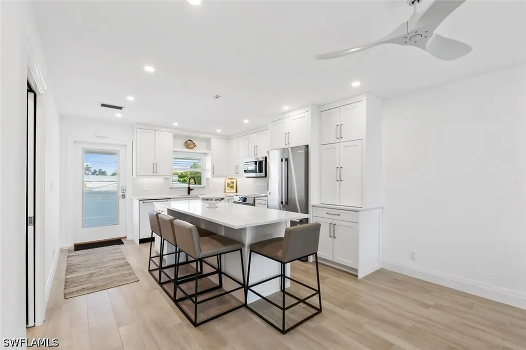 618 Broad Avenue S Naples FL 34102
