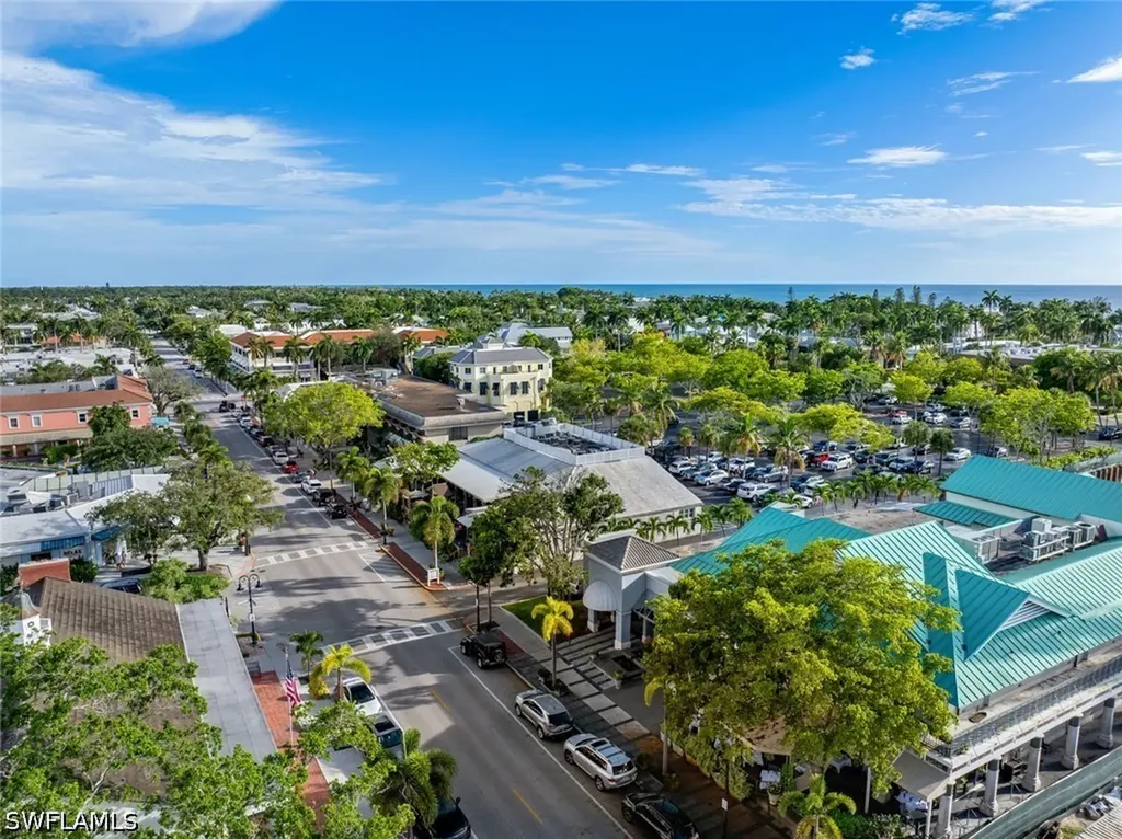618 Broad Avenue S Naples FL 34102