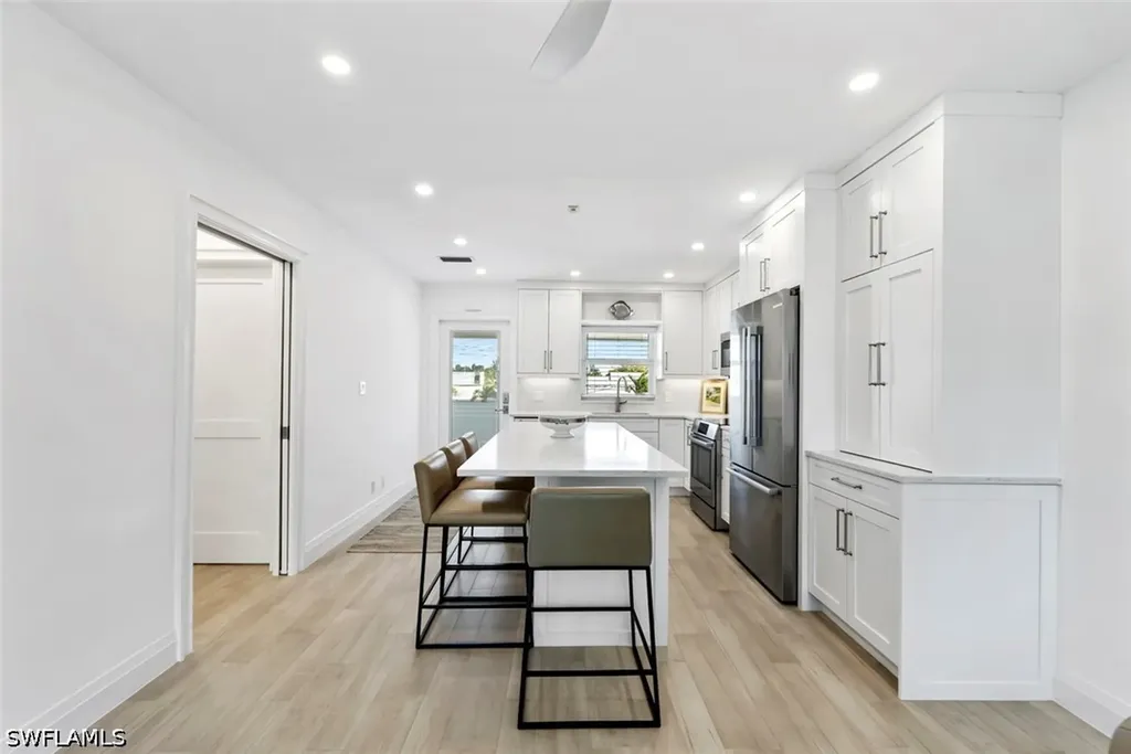 618 Broad Avenue S Naples FL 34102