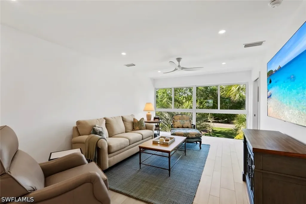 618 Broad Avenue S Naples FL 34102