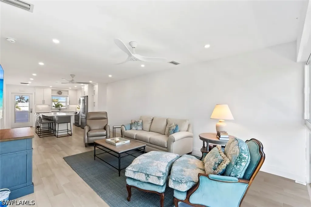 618 Broad Avenue S Naples FL 34102