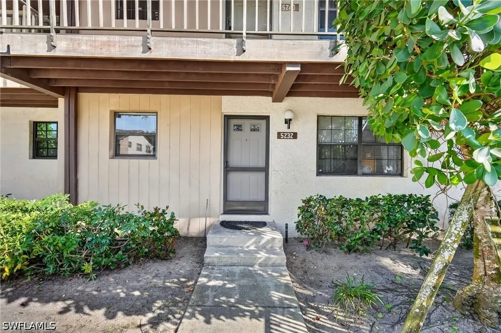 5232 Treetops Drive Naples FL 34113