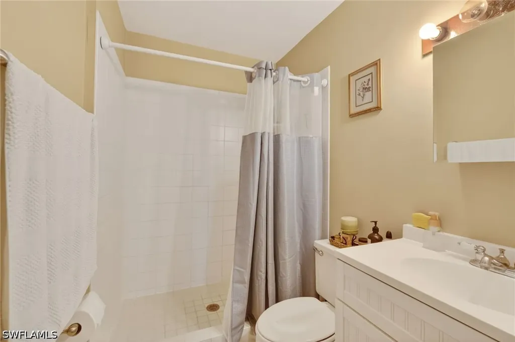 5232 Treetops Drive Naples FL 34113