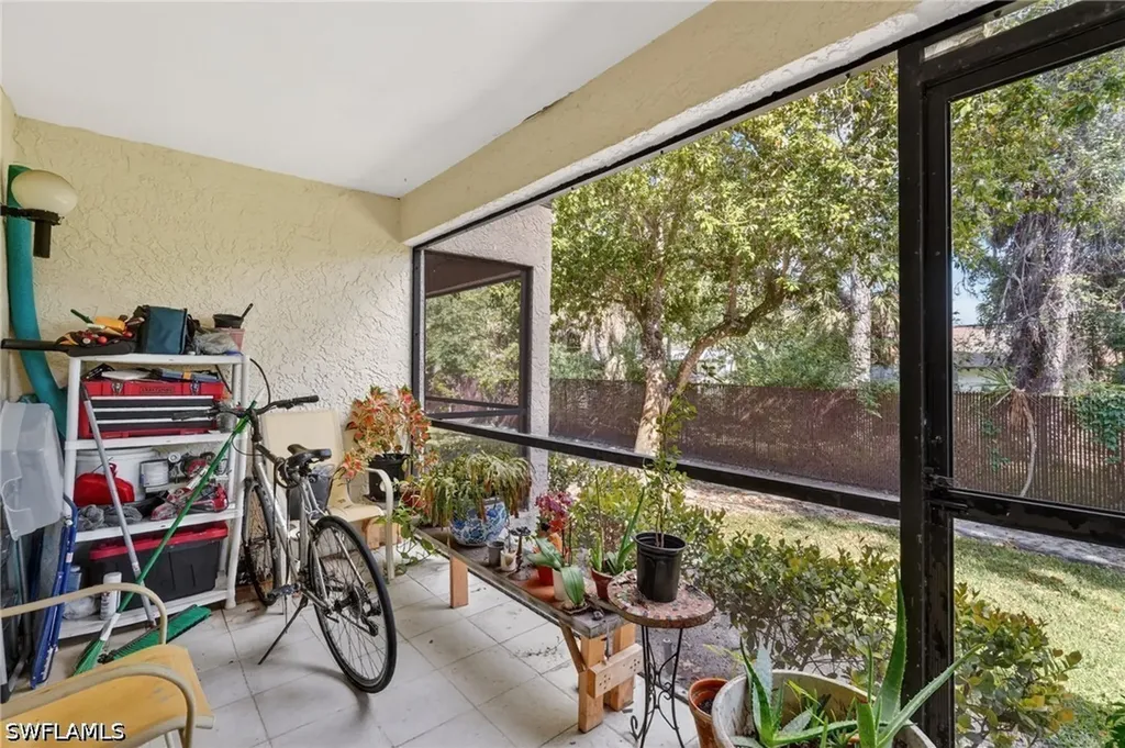 5232 Treetops Drive Naples FL 34113