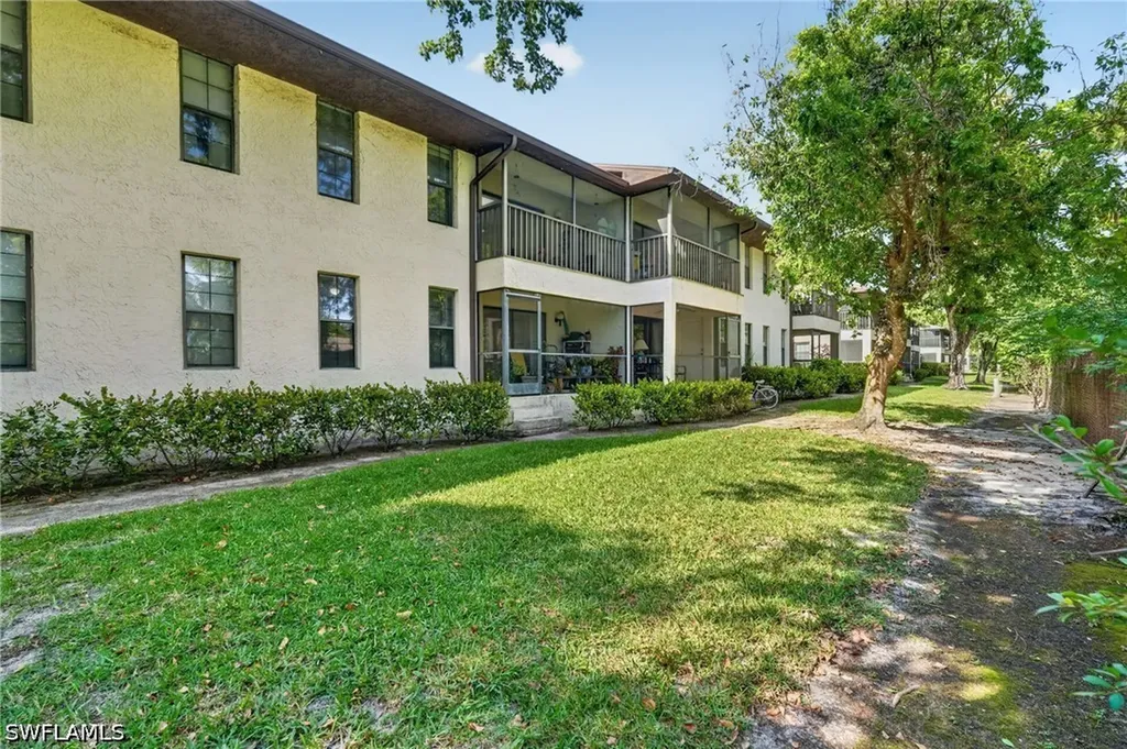 5232 Treetops Drive Naples FL 34113