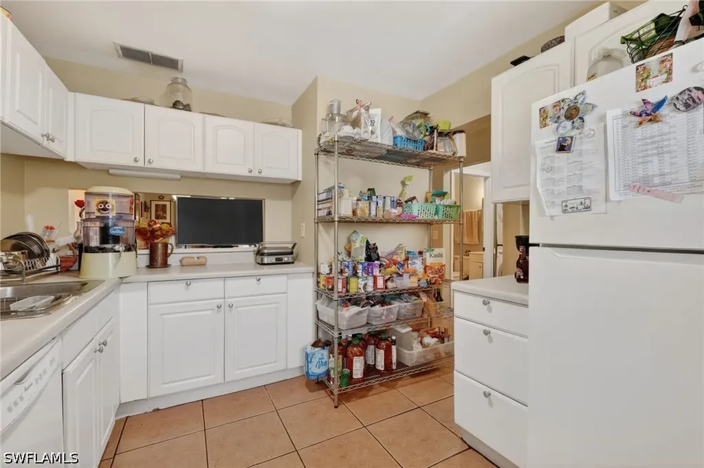 5232 Treetops Drive Naples FL 34113