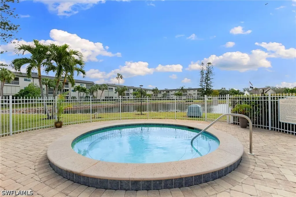 1024 Manatee Road Naples FL 34114