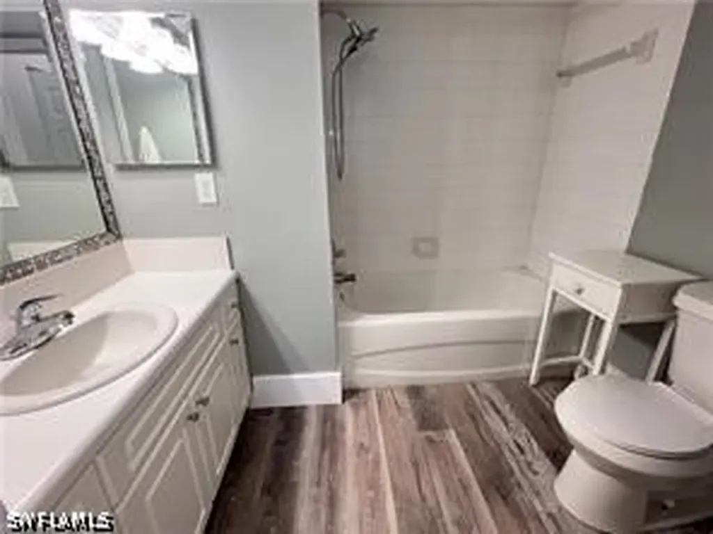 1240 Wildwood Lakes Boulevard Naples FL 34104