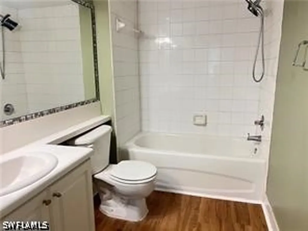 1240 Wildwood Lakes Boulevard Naples FL 34104