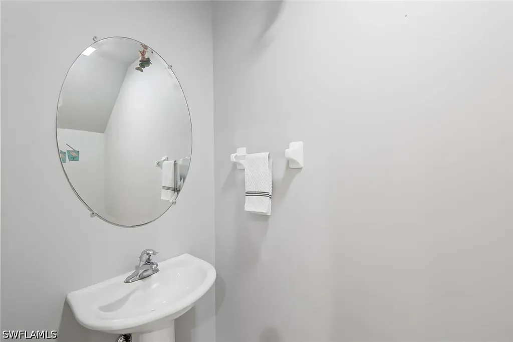 836 Hampton Circle Naples FL 34105