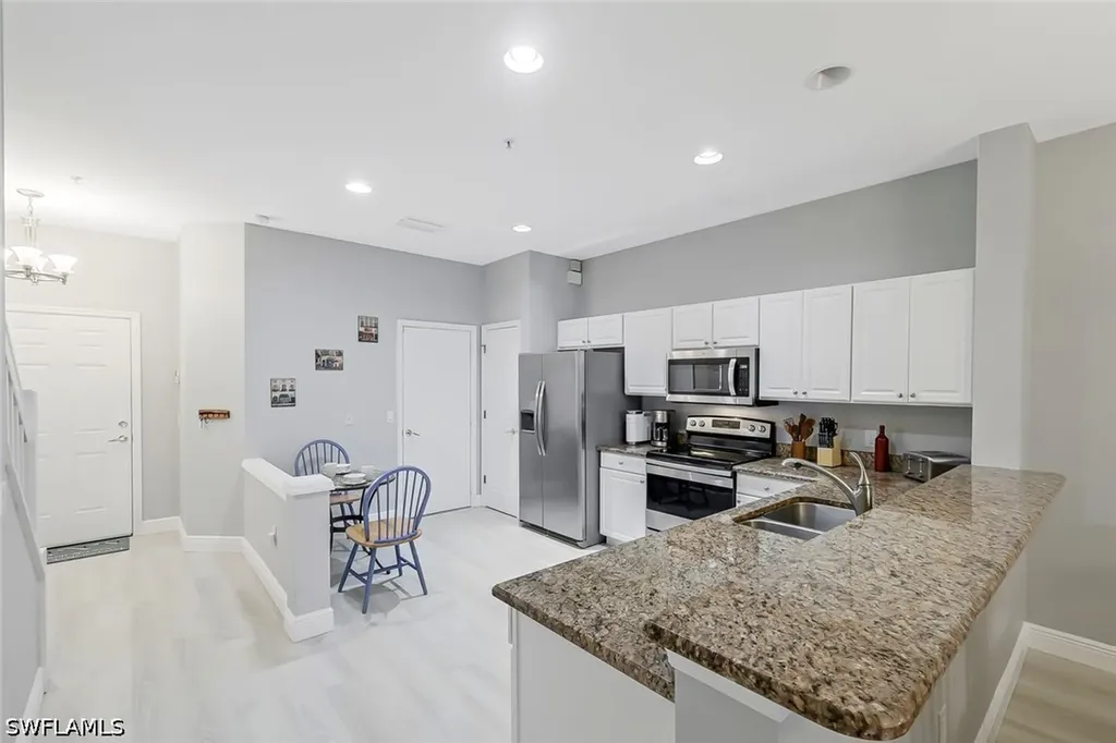 836 Hampton Circle Naples FL 34105