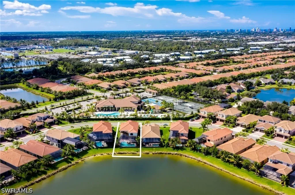 13755 Luna Drive Naples FL 34109