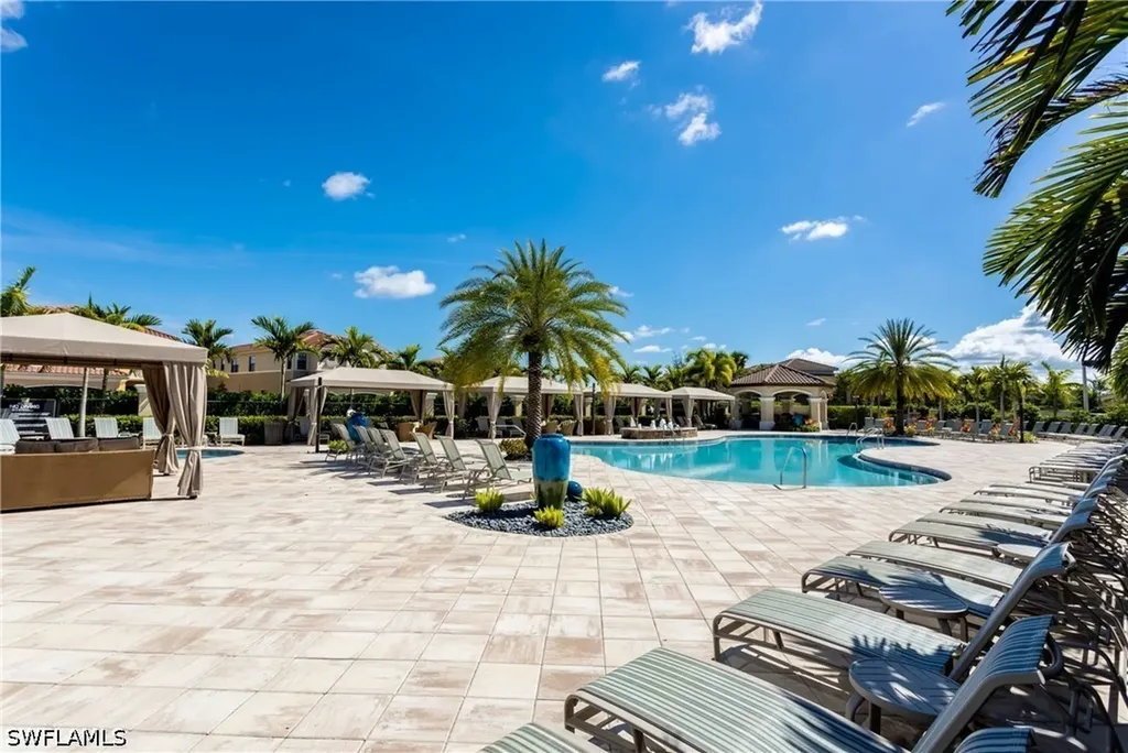 13755 Luna Drive Naples FL 34109
