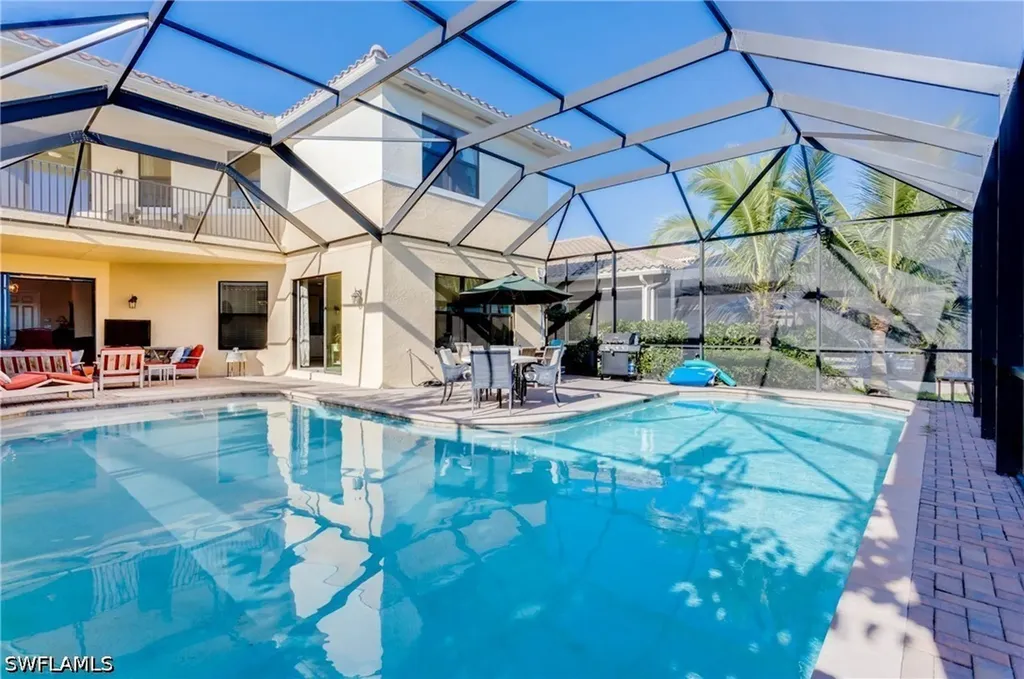 13755 Luna Drive Naples FL 34109