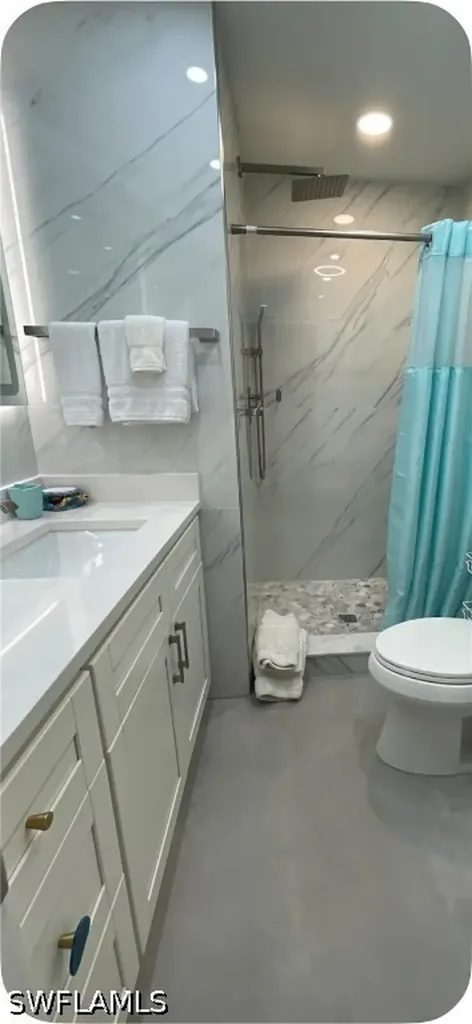 200 Turtle Lake Court Naples FL 34105