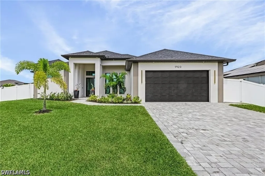 1923 SW 27th Terrace Cape Coral FL 33914