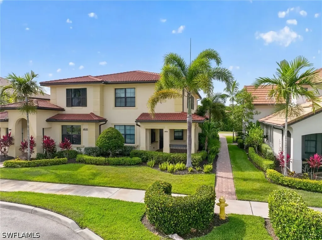 1435 Santiago Circle SW Naples FL 34113