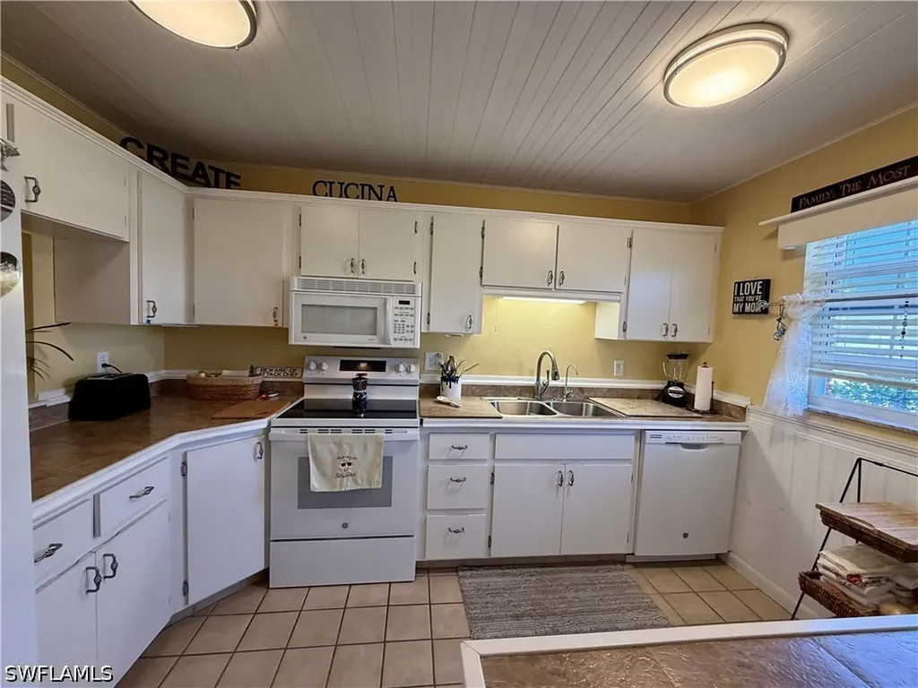 7079 Cedarhurst Drive Fort Myers FL 33919